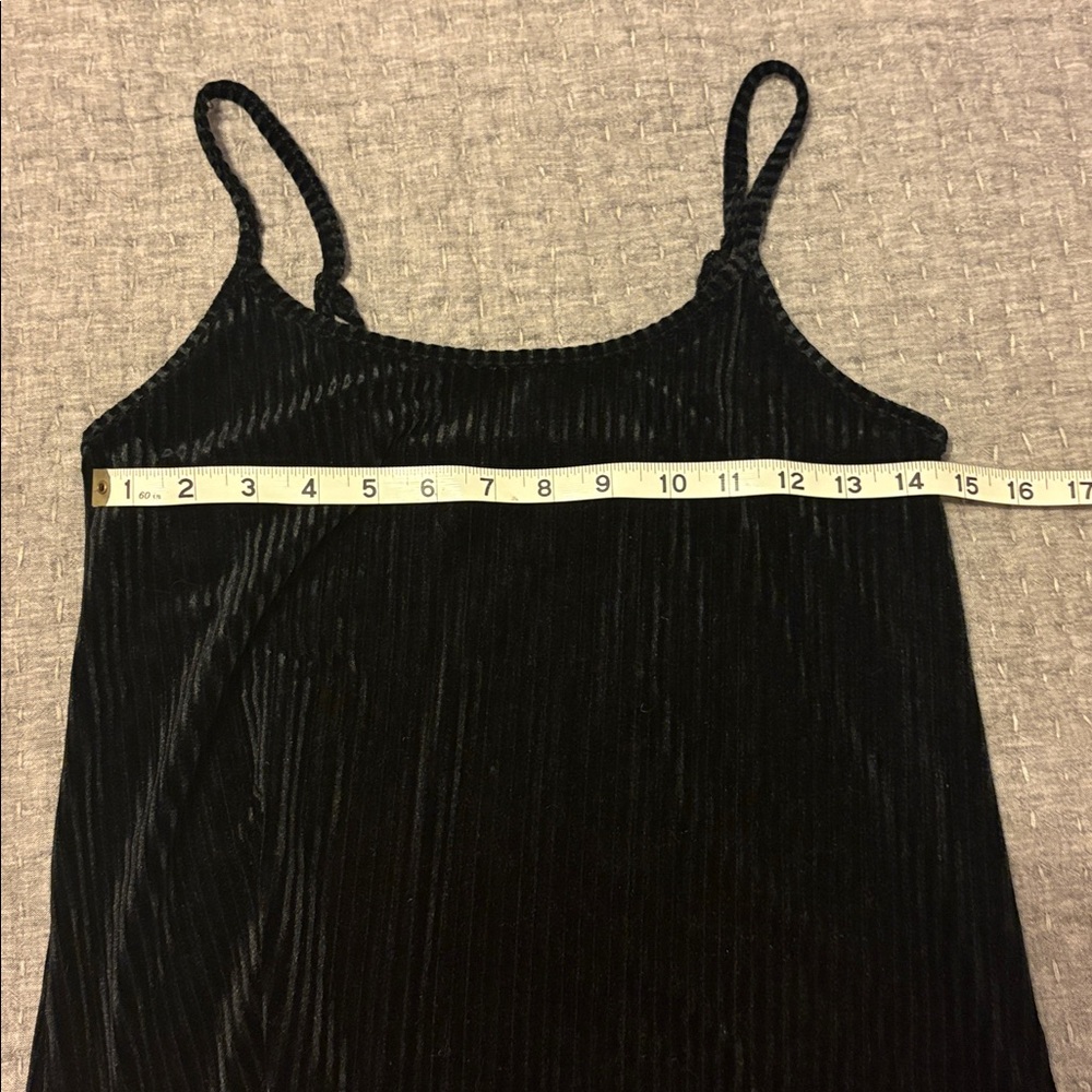 Elegant Black Sleeveless nightgown - Picture 3 of 4